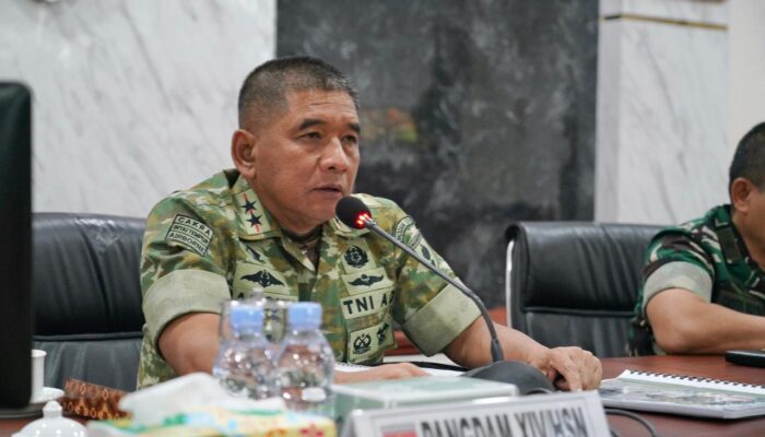Pangdam XIV/Hsn Terima Paparan Latihan Satgas Pamtas, Siapkan Prajurit Hadapi Tugas Operasi*