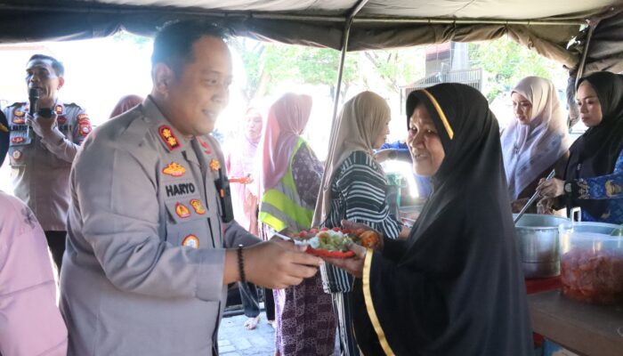 Makan Siang Gratis untuk Semua, Polres Jeneponto Gelar “Kamis Manis”