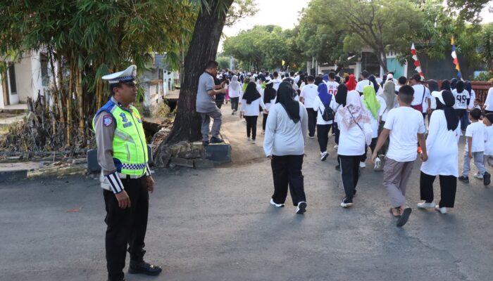 Sat Lantas Polres Jeneponto Kerahkan Personel, Kasat Lantas Pimpin Langsung Pengamanan Jalan Santai Hari Jadi Ke-163 Kabupaten Jeneponto